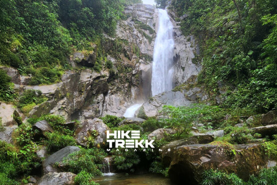 Vista frontal de la cascada la raca en la comarca Gnobe Buglé en Santa Fe Veraguas